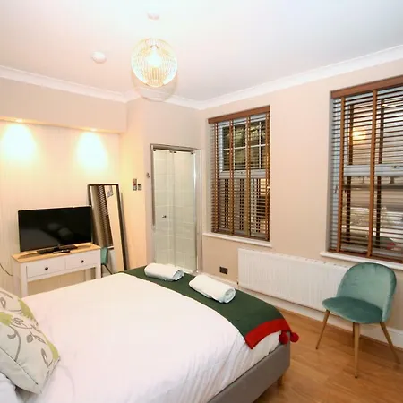 Brick Lane Guest House-3